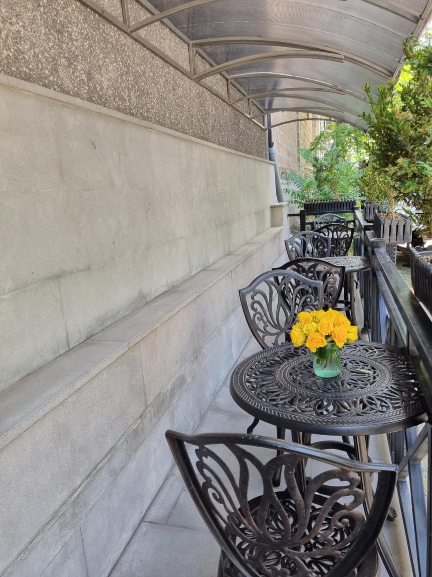 Days Inn Appartement Erivan Exterior foto